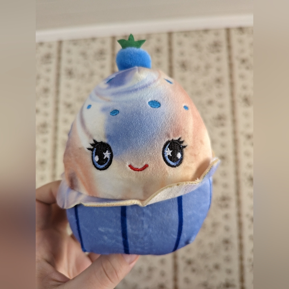 Squishmallow Blueberry cupcake